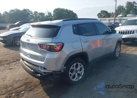 2025 Jeep Compass Latitude 4X4 z USA, uszkodzony, nr VIN 3C4NJDBN5ST544793